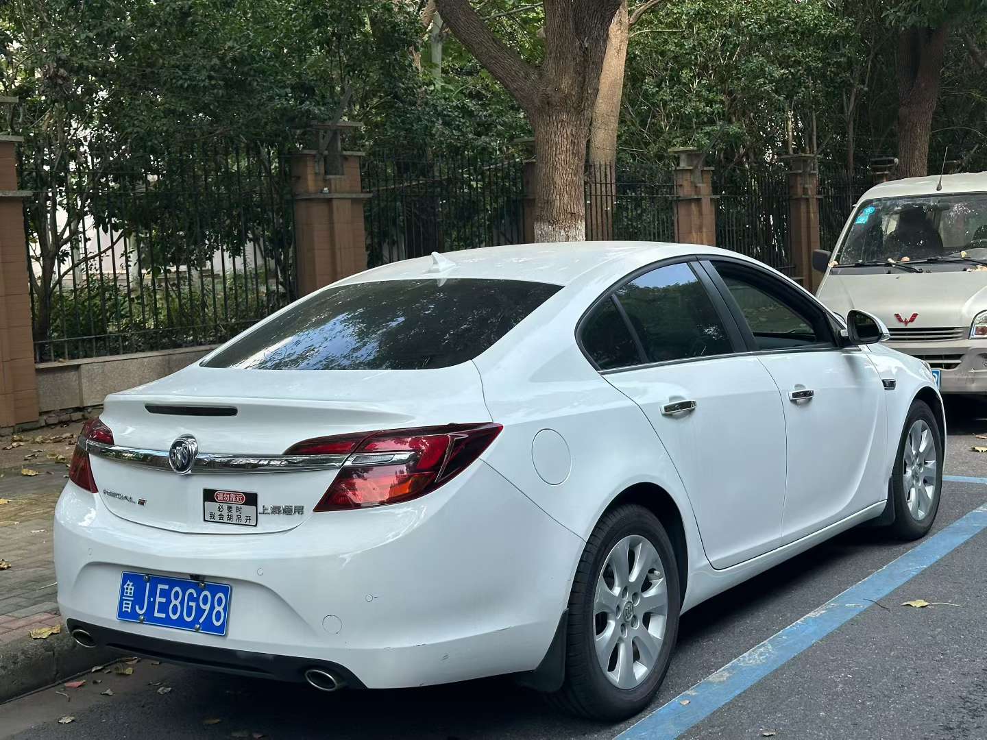 Buick Regal 2015 1.6T Automatic Sunroof 9