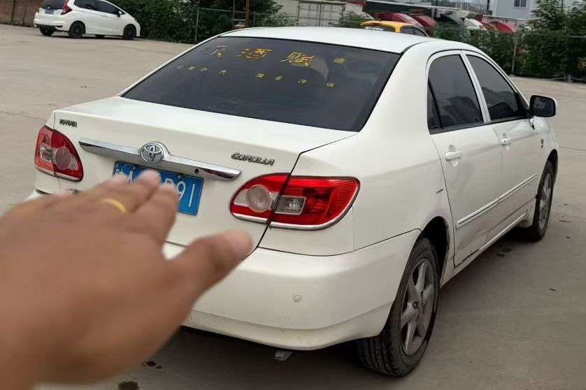 Toyota Corolla 2012 Automatic with Sunroof 4