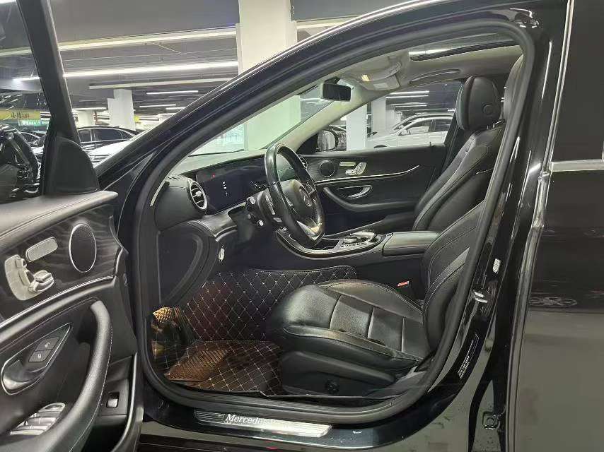 Mercedes-Benz E-Class 2.0T Sport Luxury 7
