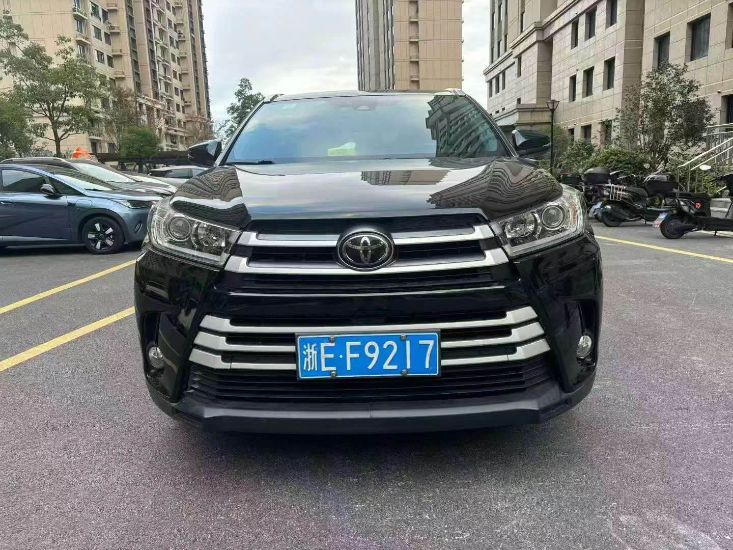 Toyota Highlander 2.0T AWD Luxury 7-Seater 2
