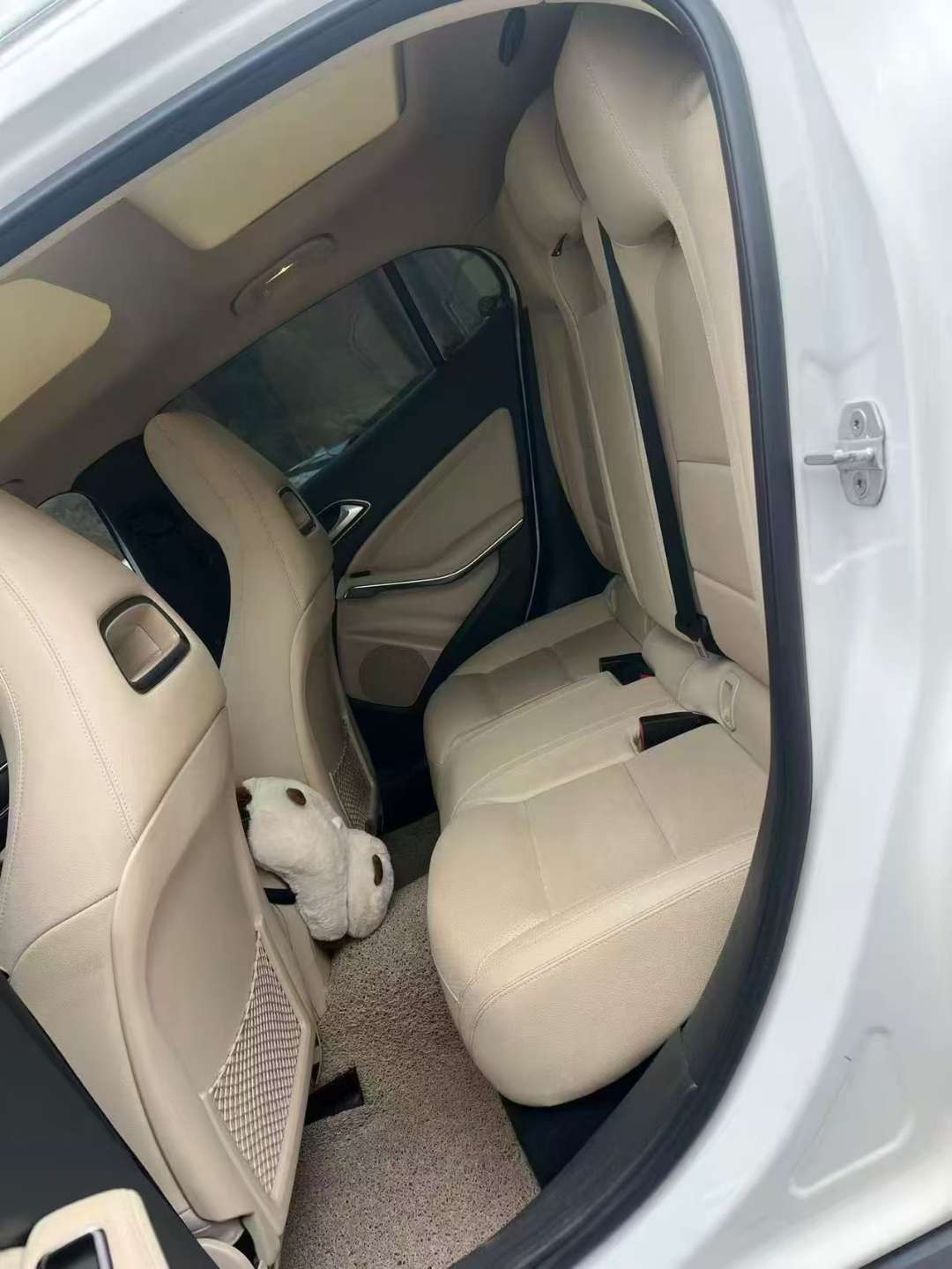 Mercedes-Benz GLA 1.6T Zhonggan Edition 6
