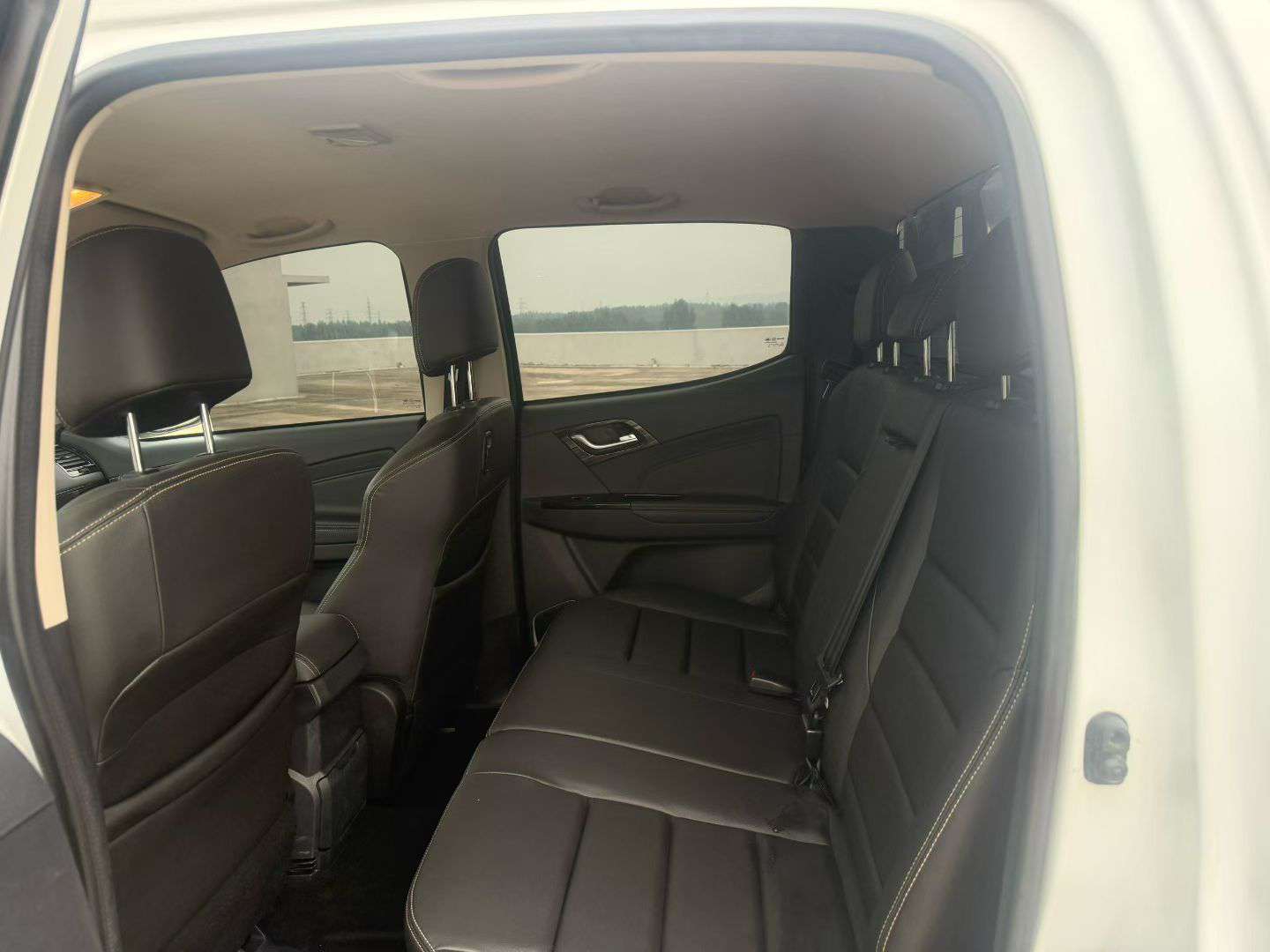 Isuzu D-MAX 1.9T Automatic Diesel 4WD Comfort Edition 6