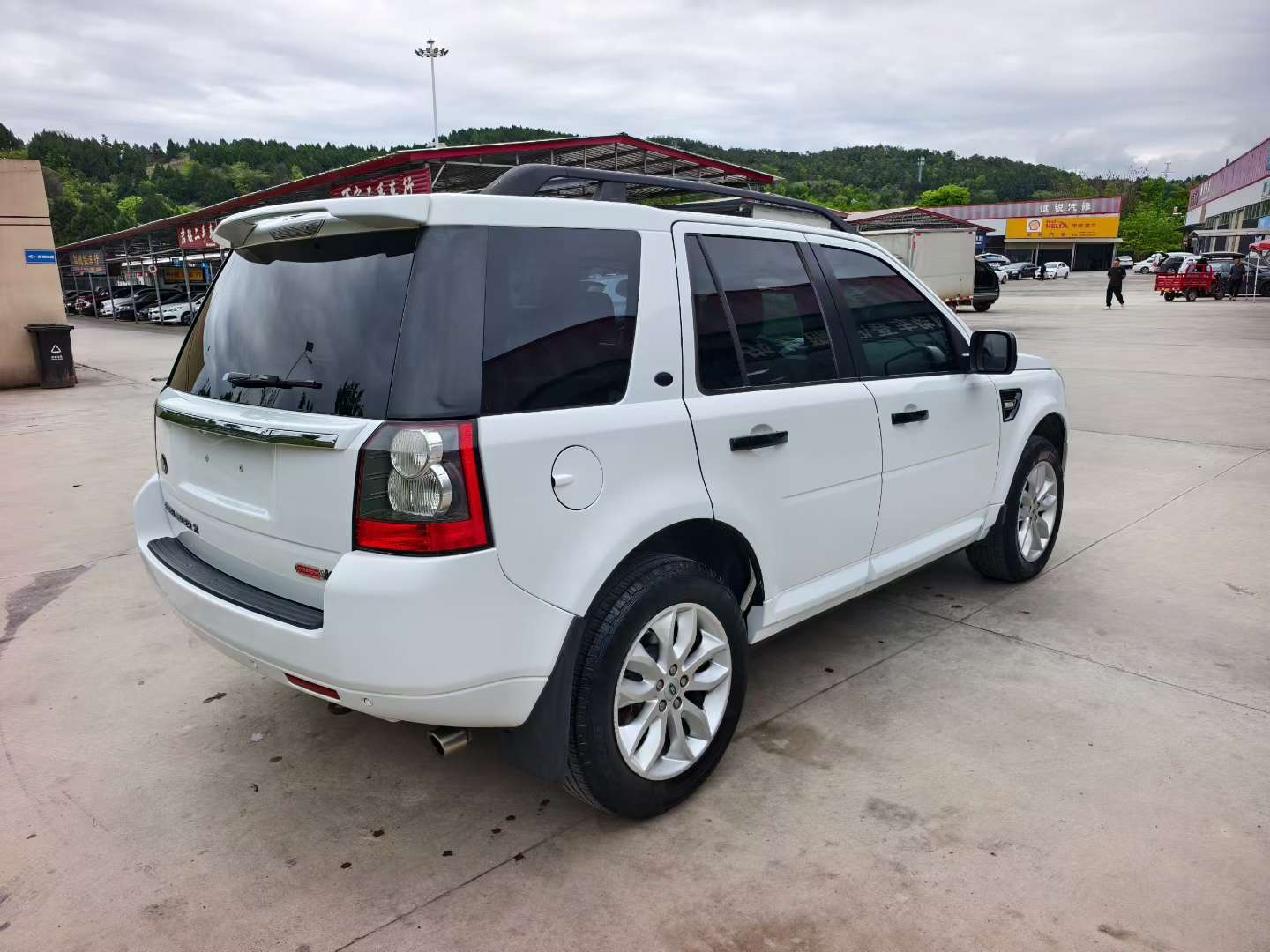 Land Rover Freelander 2 6