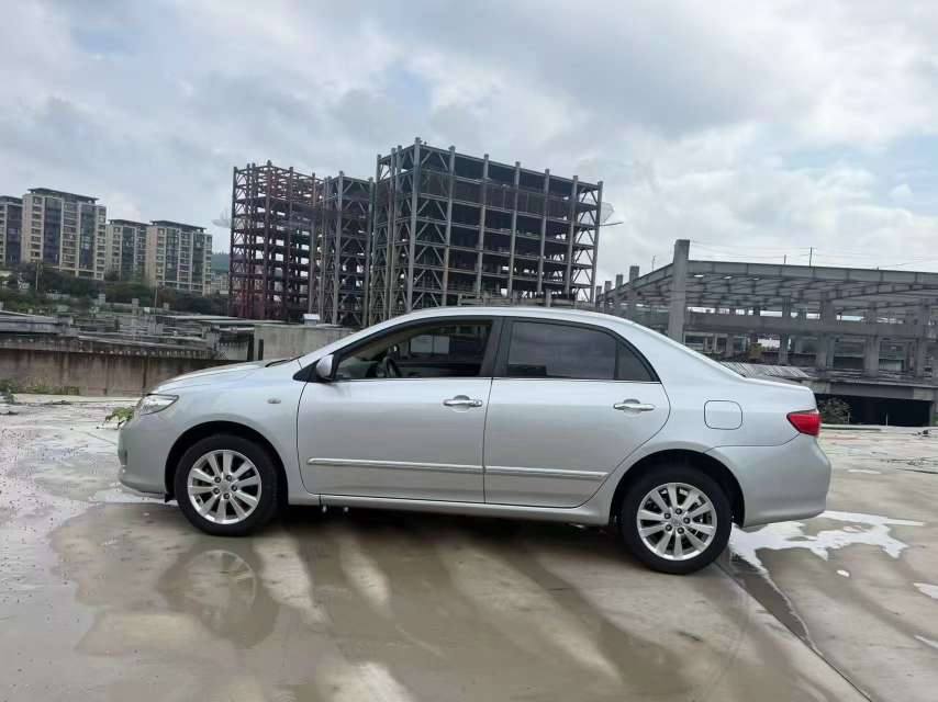 Toyota Corolla 1.8L Automatic Sunroof 5