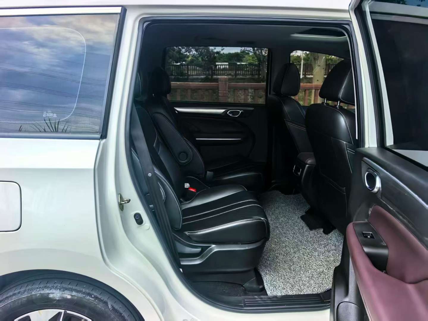 GAC Trumpchi M6 270 DCT Luxury Edition 7-Seater 3