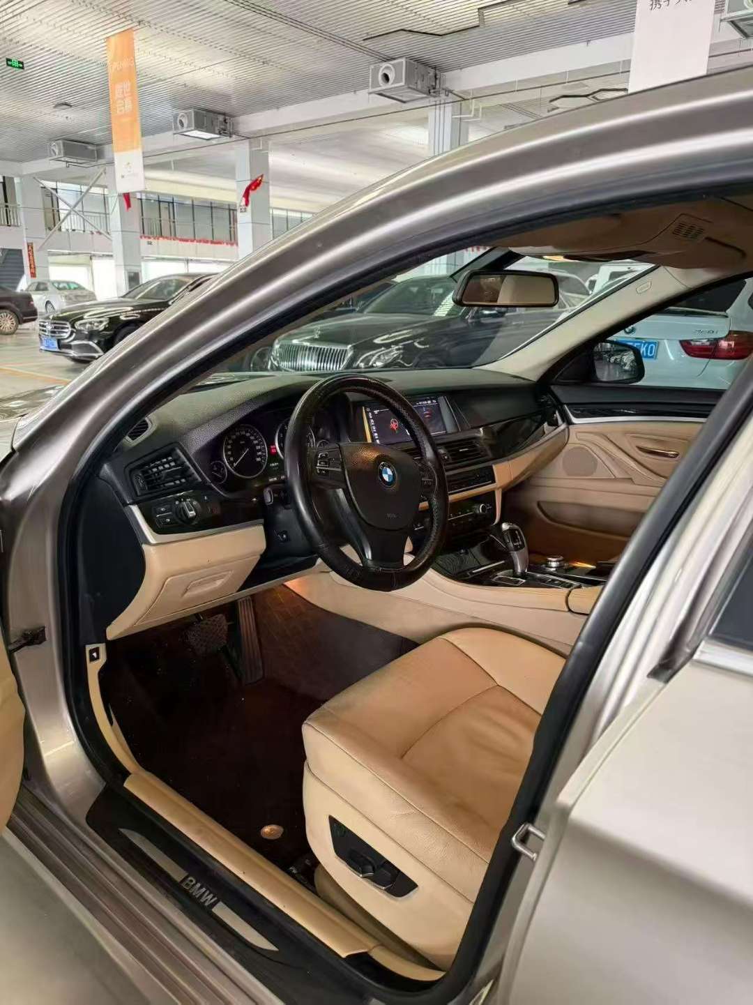 BMW 5 Series 2013 525Li 4