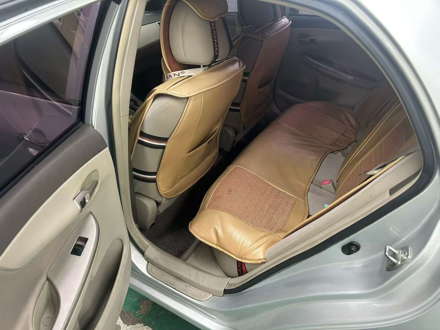 Toyota Corolla 2010 1.6L Automatic Sunroof 4