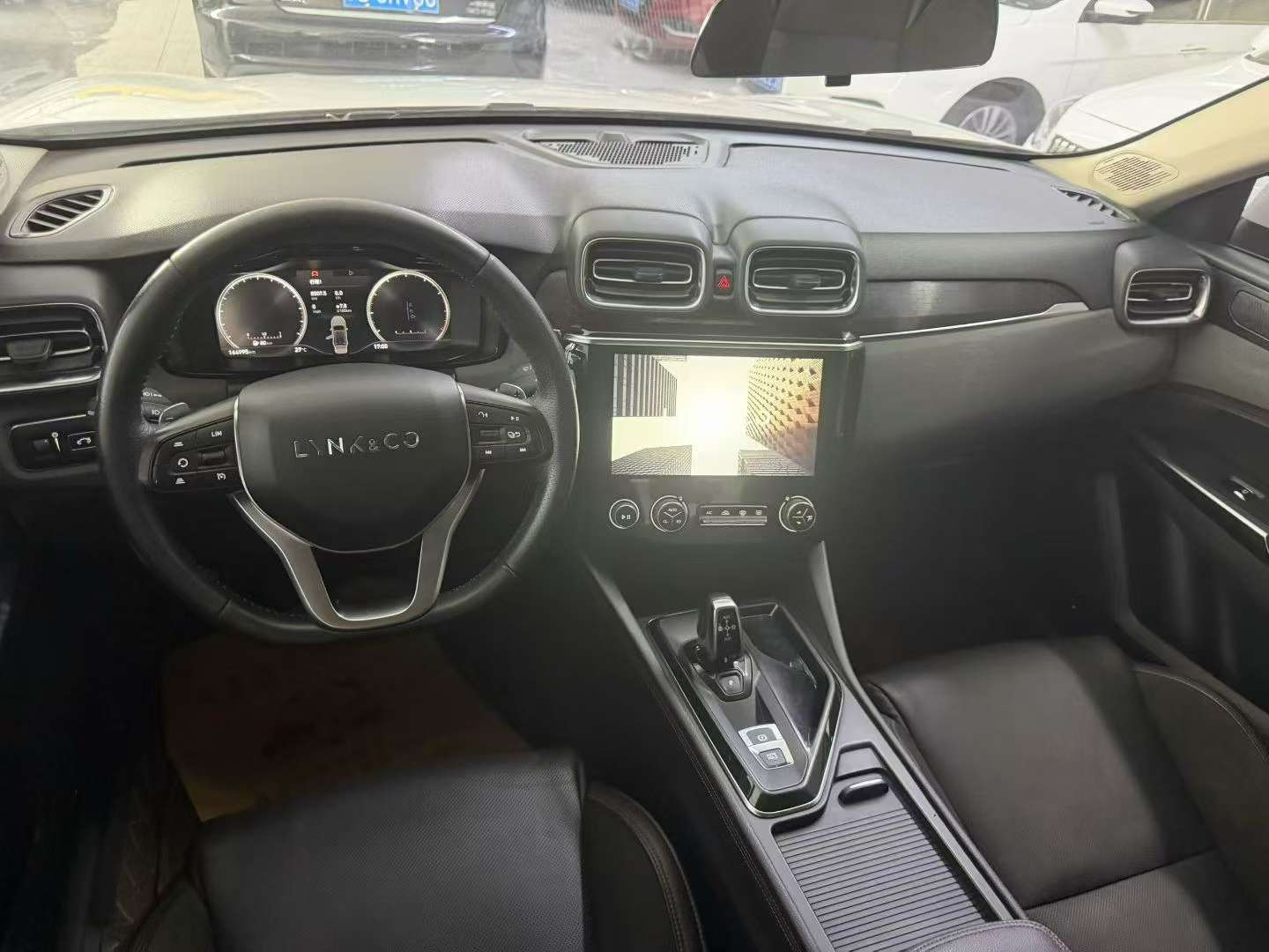 Lynk & Co 02 4