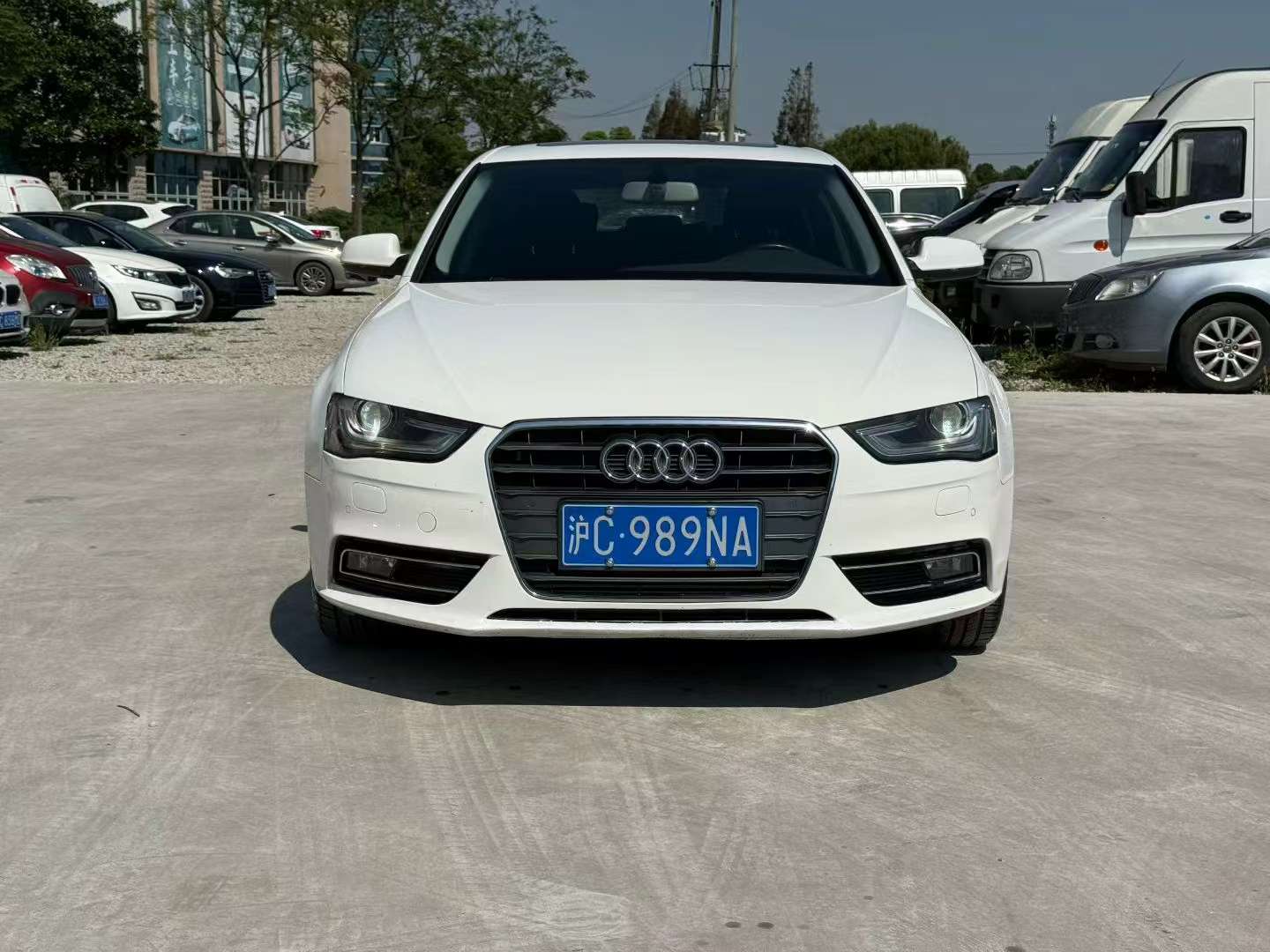 Audi A4L Standard