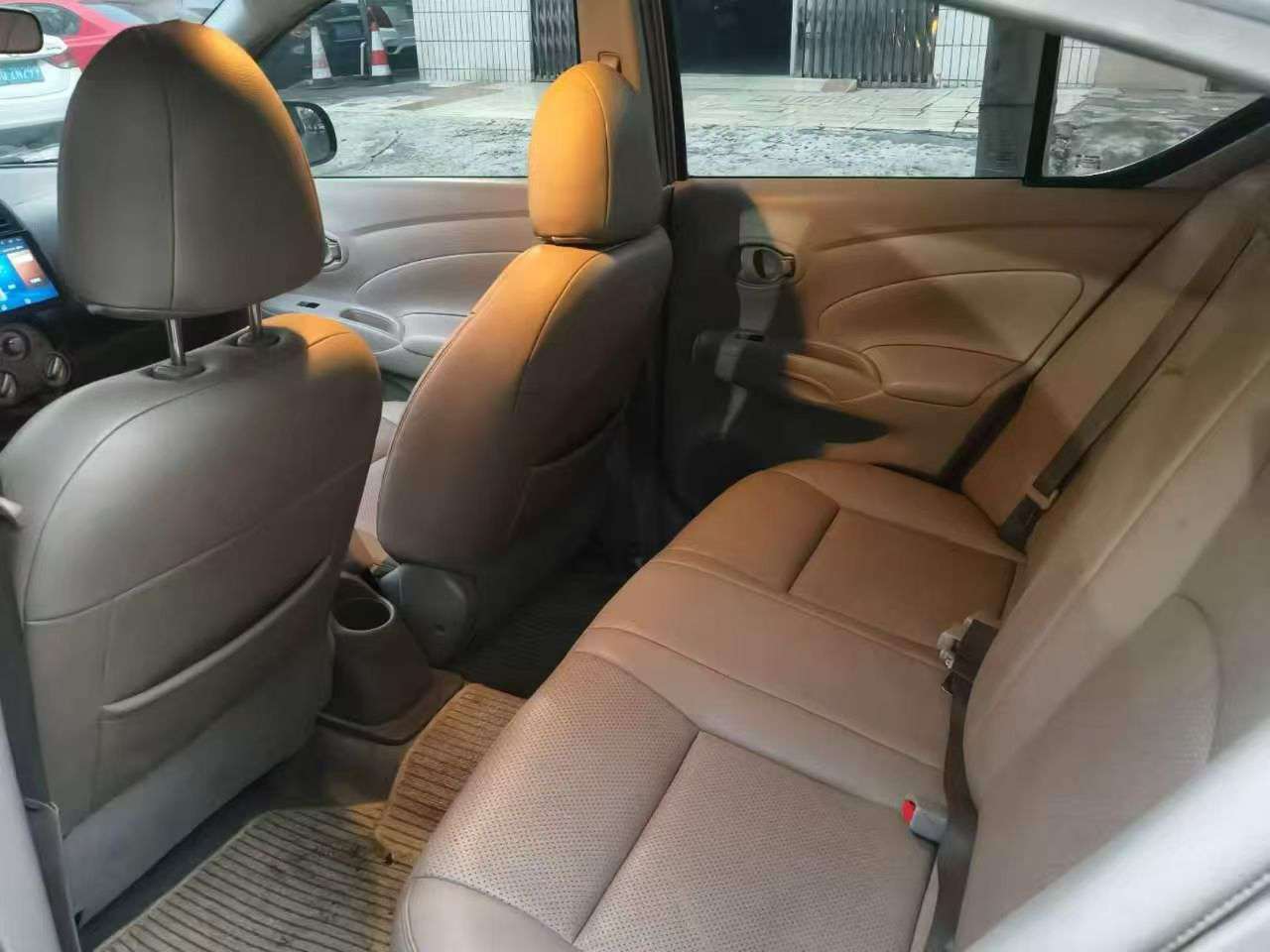 Nissan Sunny 1.5 CVT Comfort Edition 4