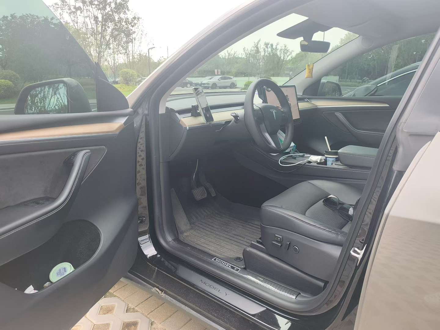Tesla Model Y 2023 7