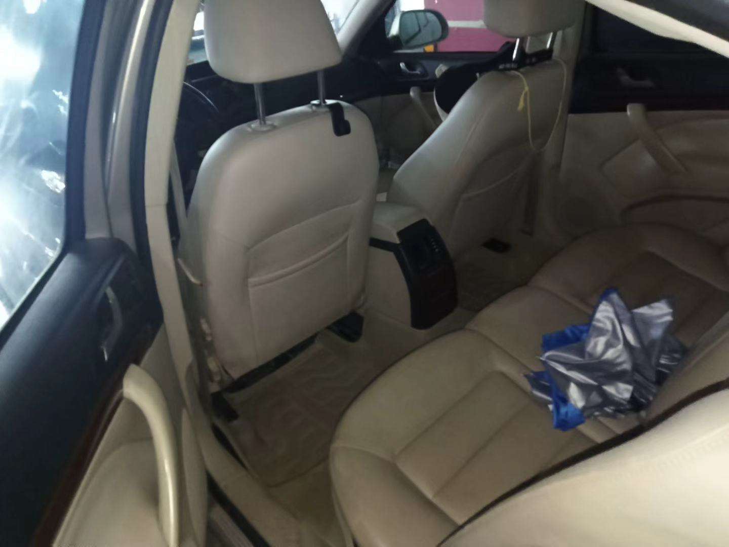 Skoda Octavia 1.6L Automatic with Sunroof 6