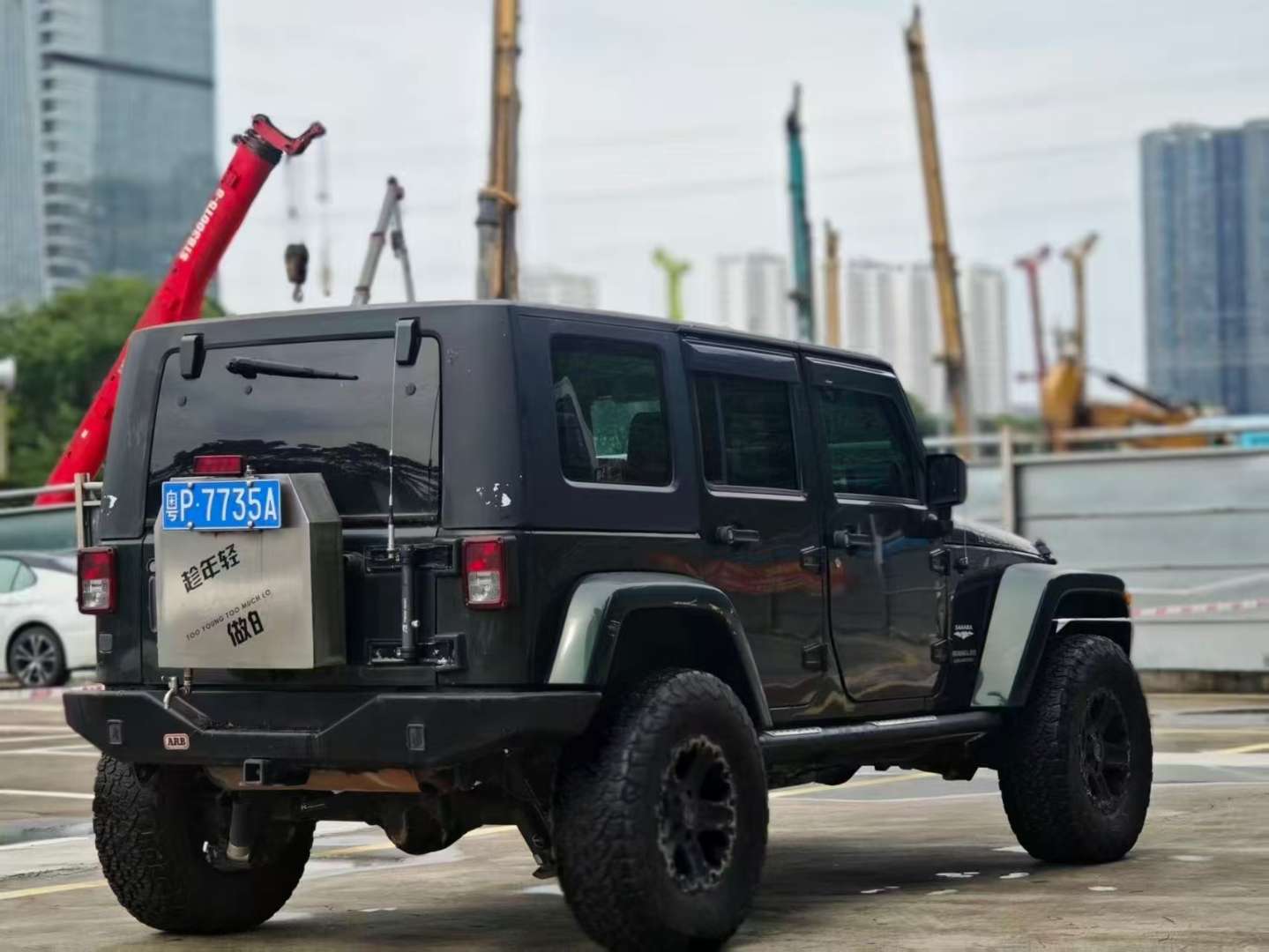 Jeep Wrangler 2010 Sahara 3