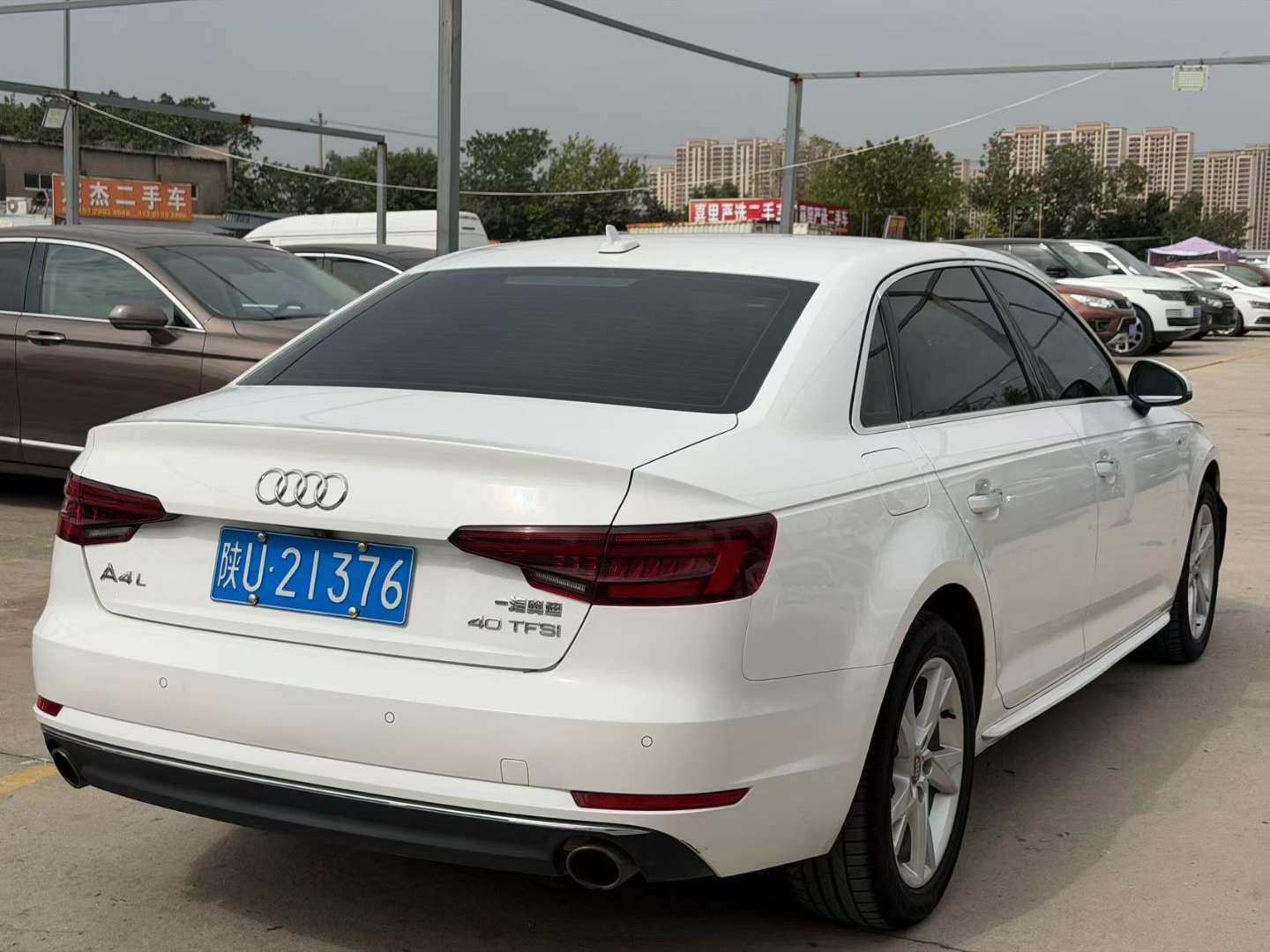 Audi A4L 2.0T 40 Advance 4