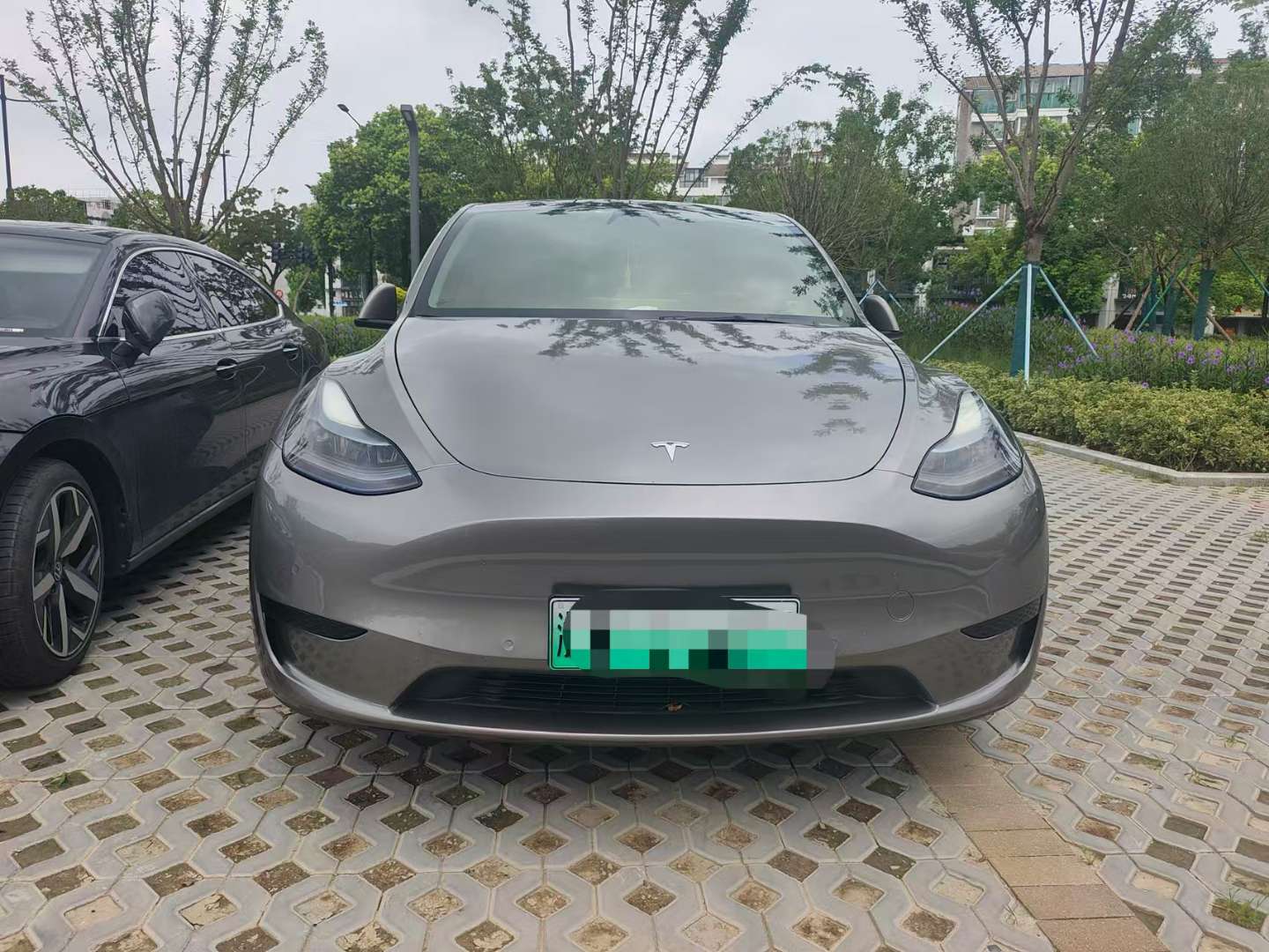 Tesla Model Y 2023 2