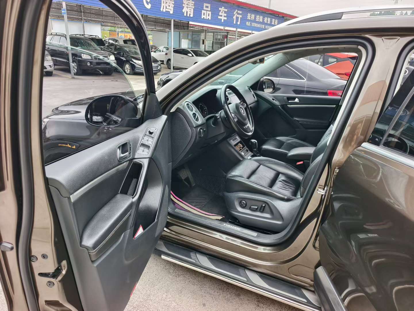 Volkswagen Tiguan 8