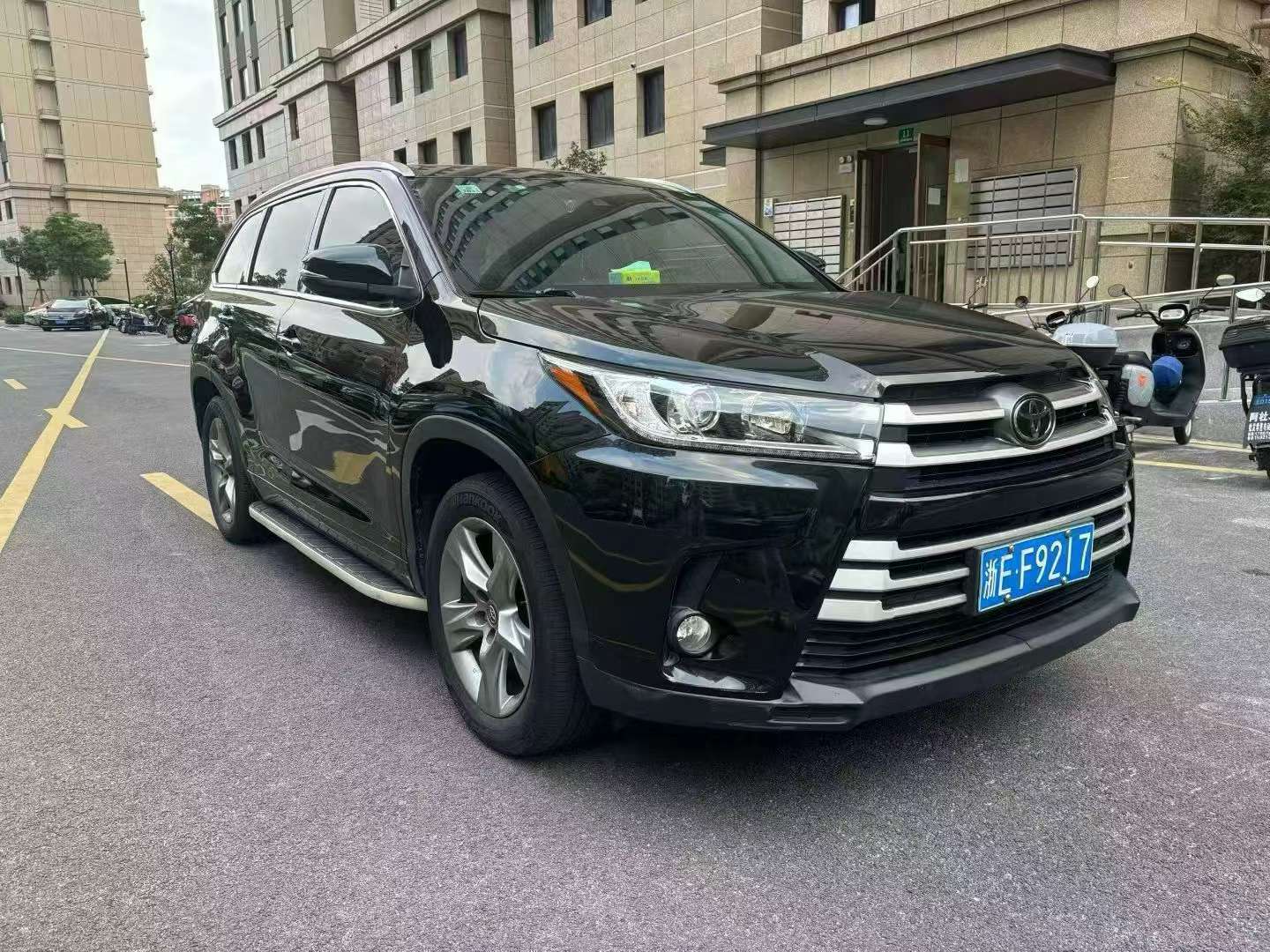 Toyota Highlander 2.0T AWD Luxury 7-Seater 3