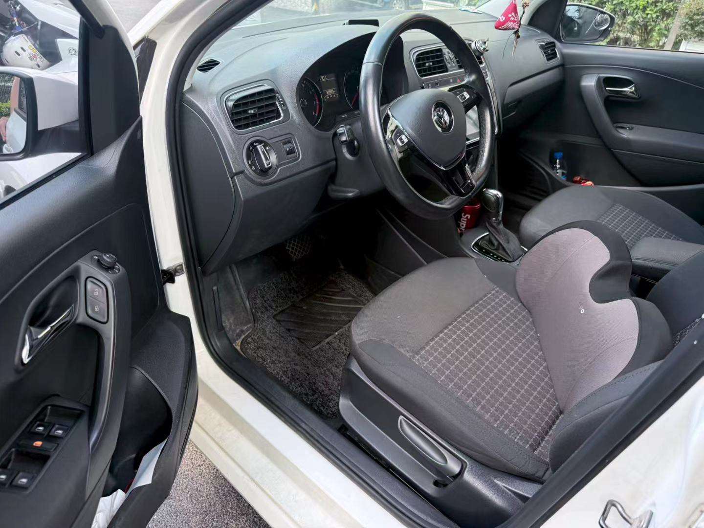 Volkswagen Polo 1.5L Comfort Edition 3