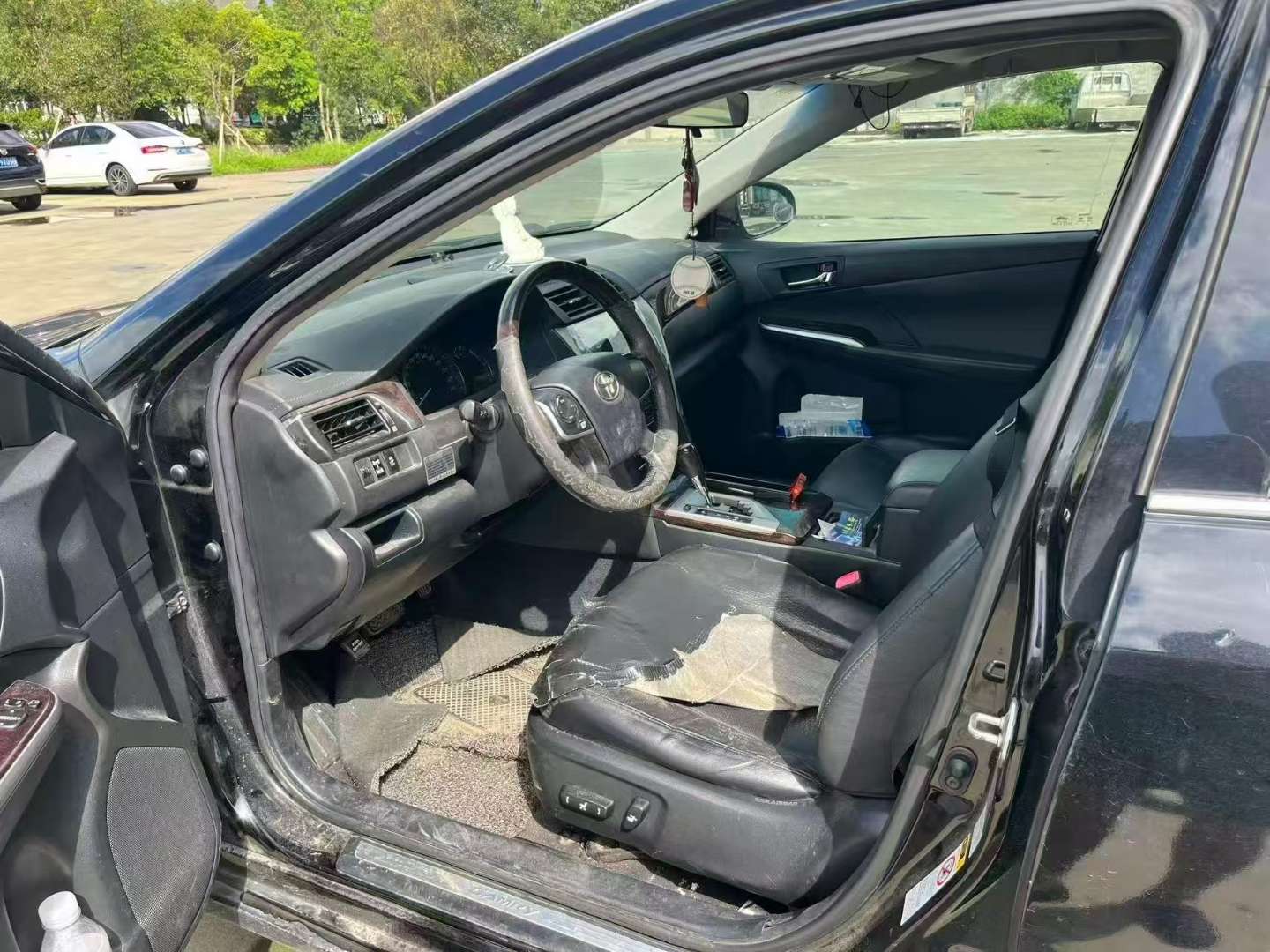 Toyota Camry 2.0G Automatic Leading 8