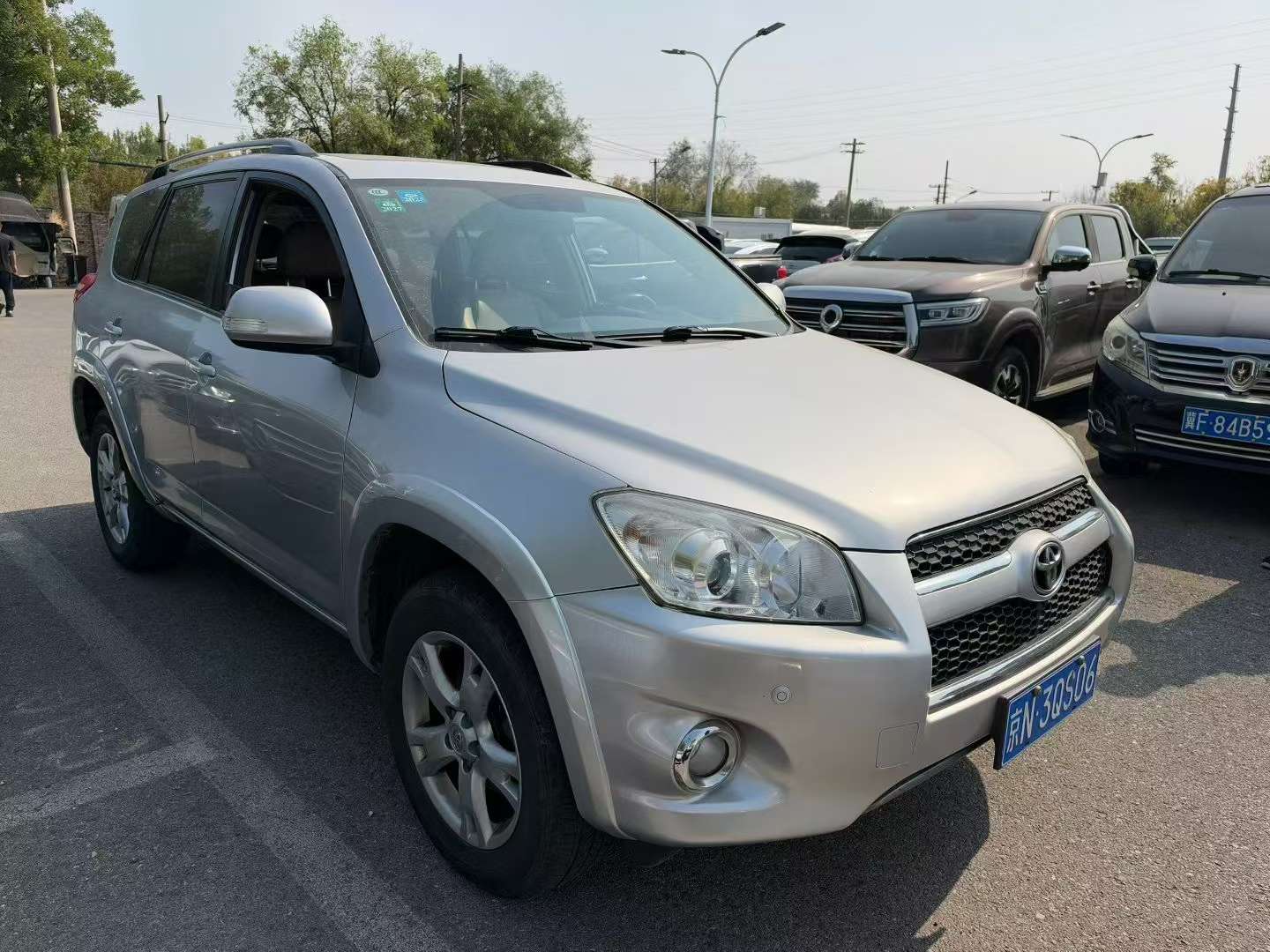 Toyota RAV4 2.4L 4WD Automatic Sunroof High Trim