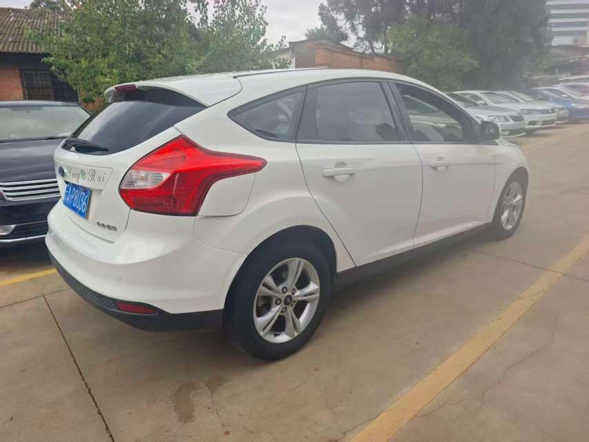 Ford Focus Facelift Automatic 1.6L 5