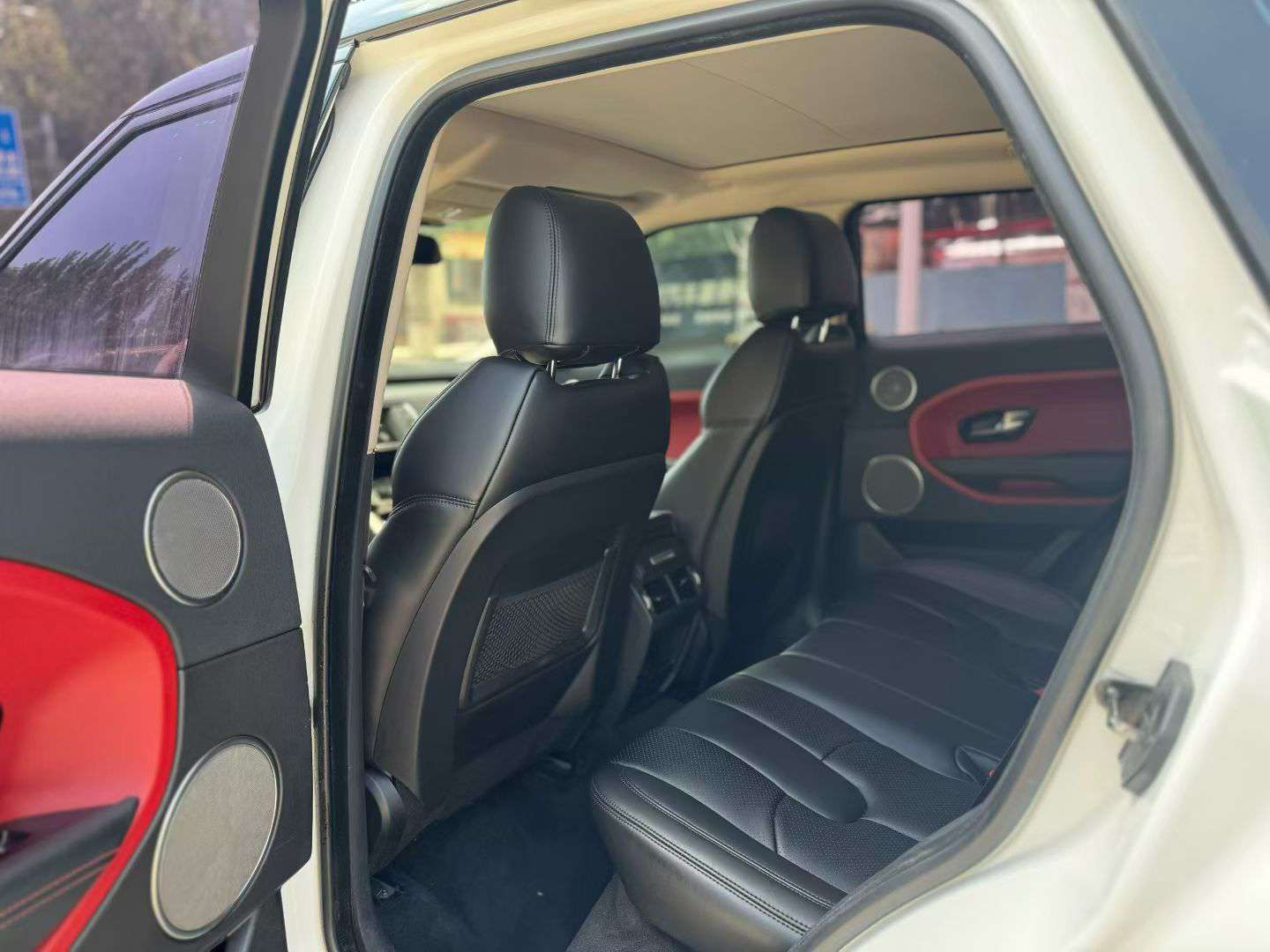 Land Rover Range Rover Evoque 2015 2.0T AWD 5