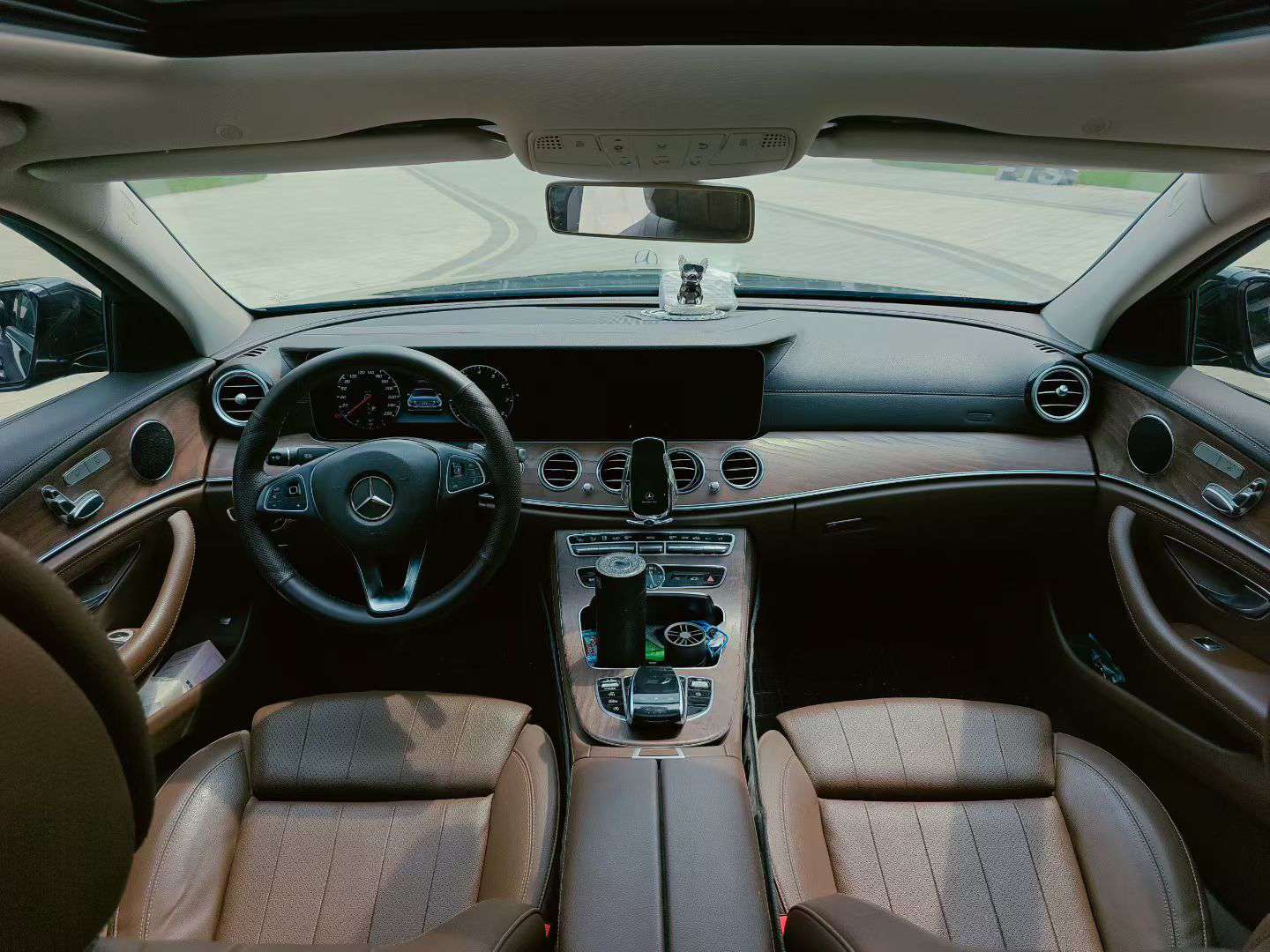 Mercedes-Benz E-Class 2.0T Automatic with Sunroof 5
