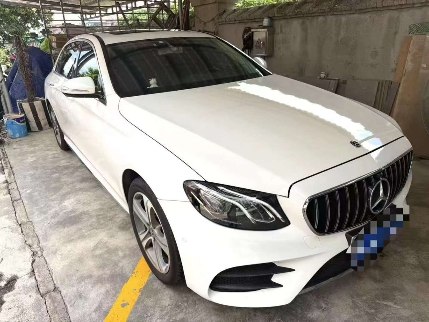 Mercedes-Benz E-Class E260L