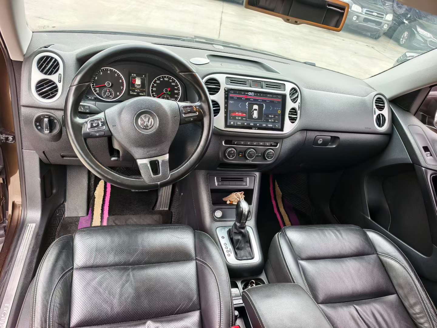 Volkswagen Tiguan 7
