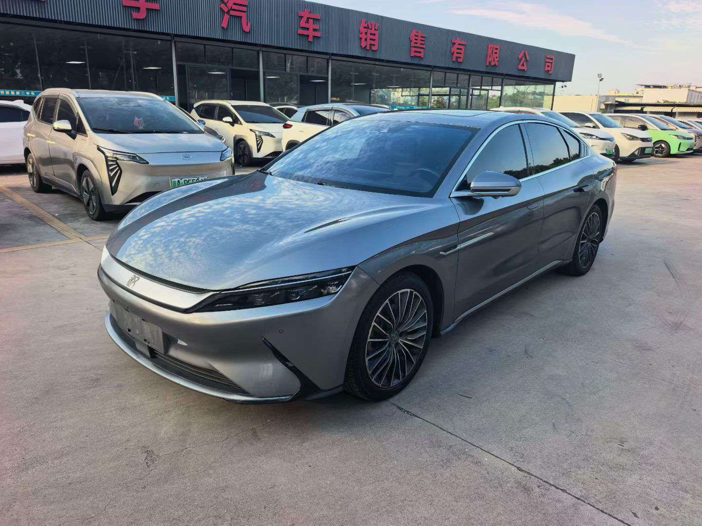 BYD Han EV Super Long Range Edition 4
