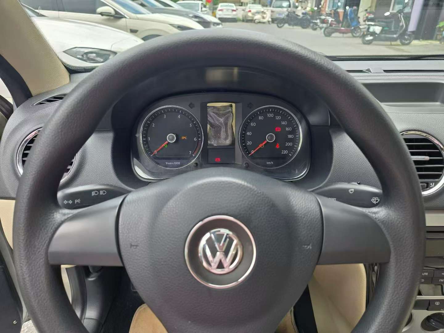 Volkswagen Lavida 1.6L Automatic Sunroof