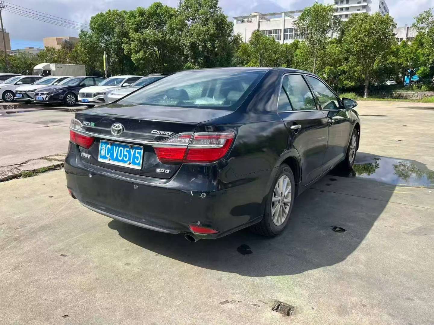 Toyota Camry 2.0G Automatic Leading 4