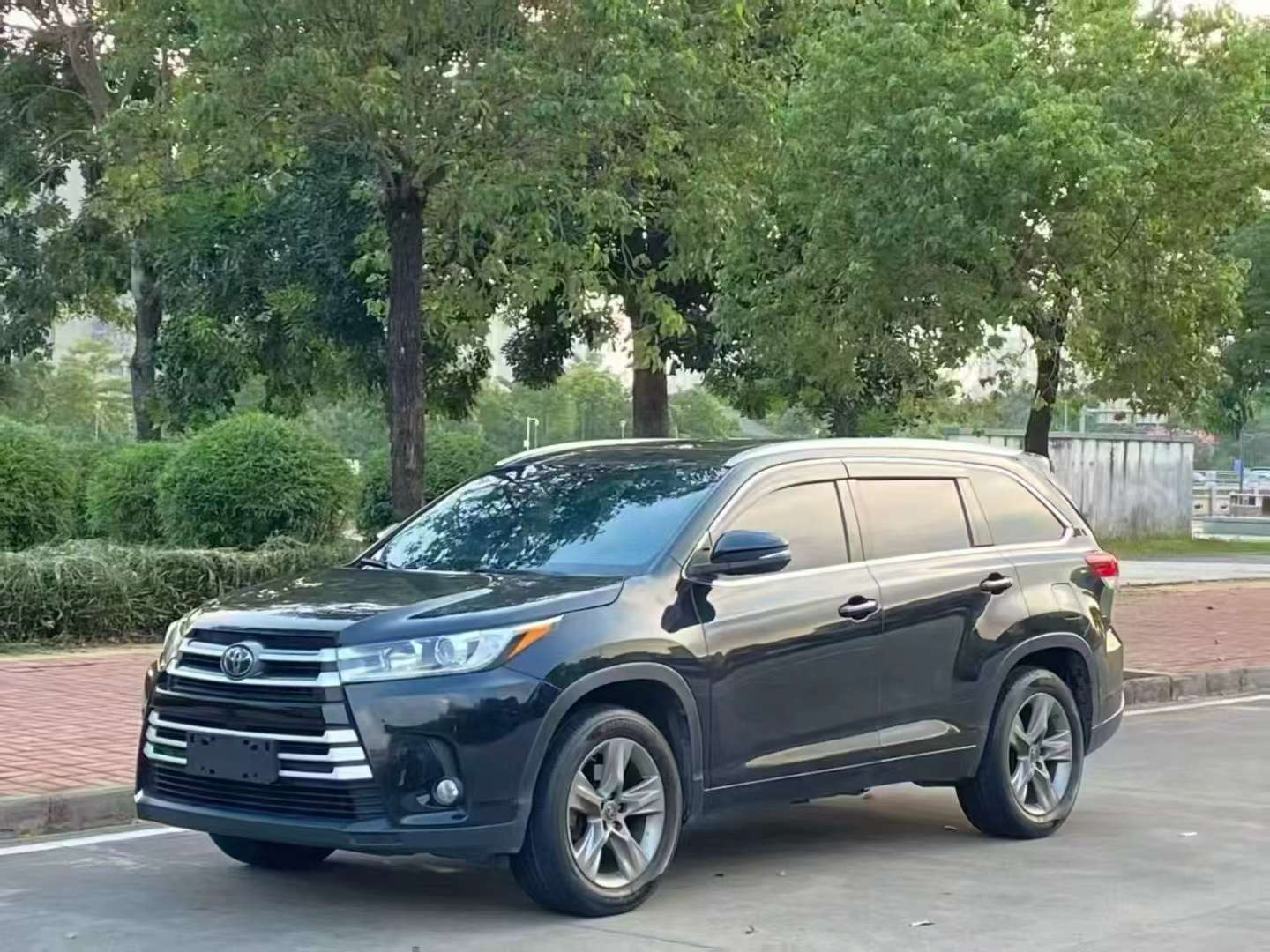 Toyota Highlander 2.0T AWD Luxury 7-Seater
