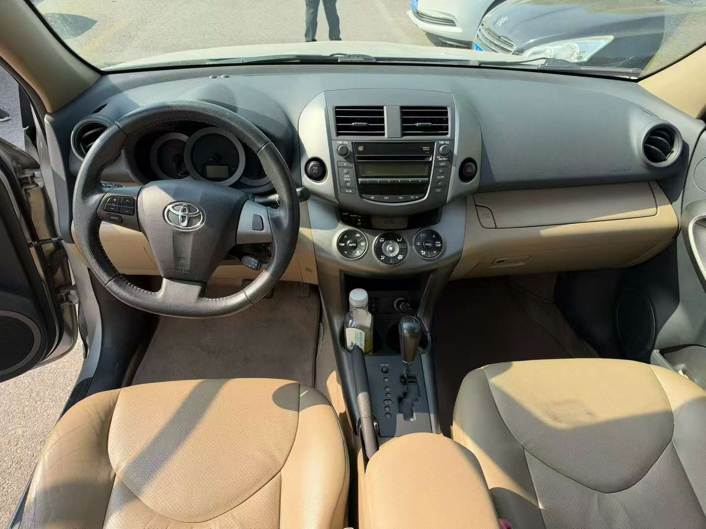 Toyota RAV4 2.4L 4WD Automatic Sunroof High Trim 2