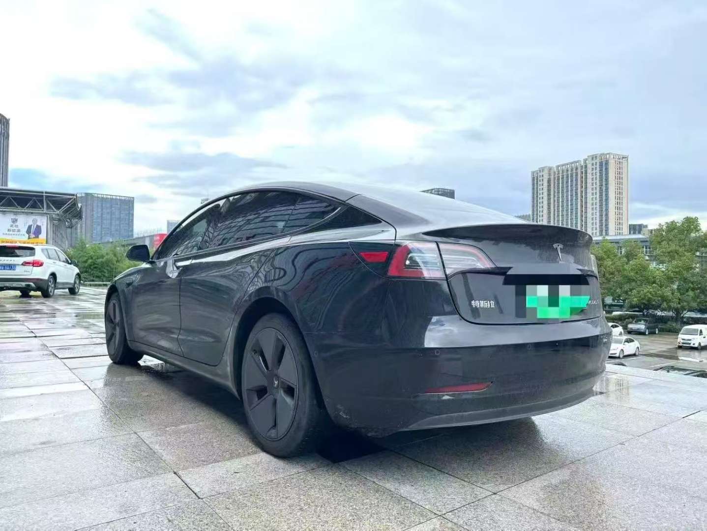 Tesla Model 3 Standard Range Rear-Wheel Drive Plus 3