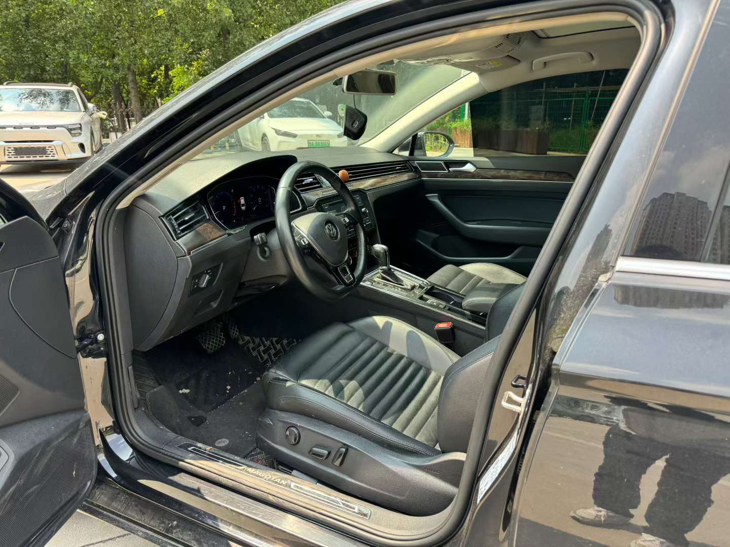 Volkswagen Magotan 2019 330TSI DSG Leading Edition China VI 2