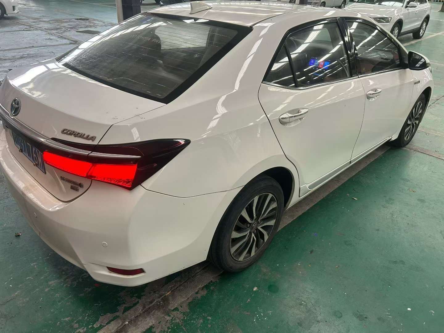 Toyota Corolla 1.8 Hybrid 8