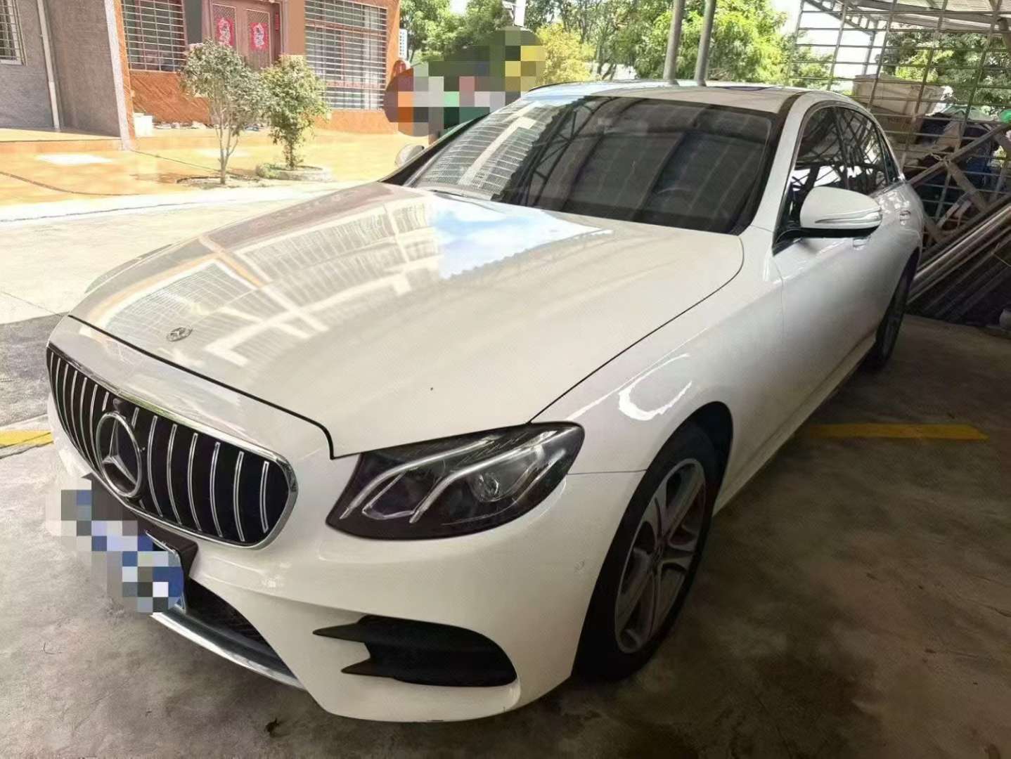 Mercedes-Benz E-Class E260L 3