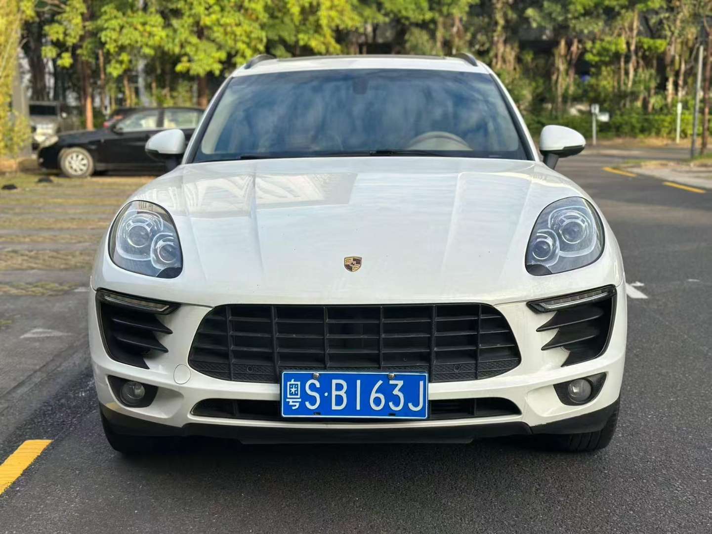 Porsche Macan 2016 2.0T Panoramic Sunroof
