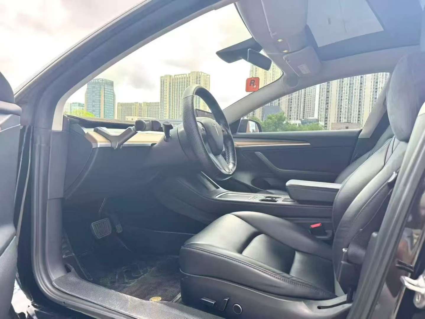 Tesla Model 3 Standard Range Rear-Wheel Drive Plus 9