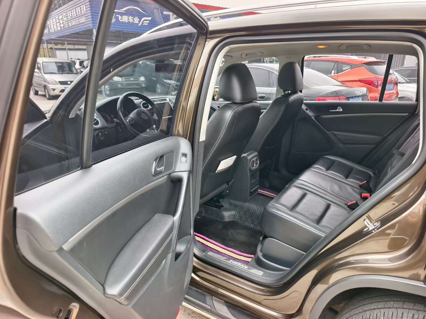 Volkswagen Tiguan 6