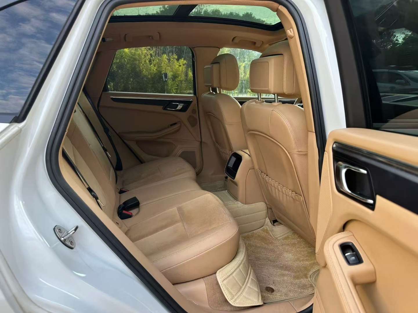 Porsche Macan 2016 2.0T Panoramic Sunroof 6