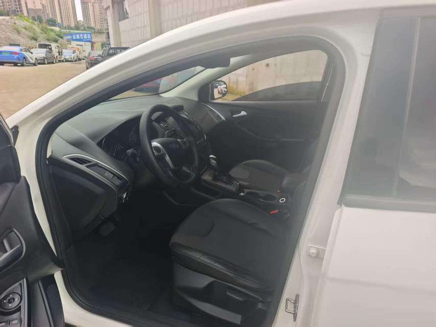 Ford Focus Facelift Automatic 1.6L 6