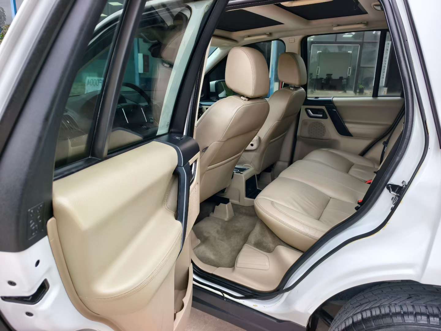 Land Rover Freelander 2 9