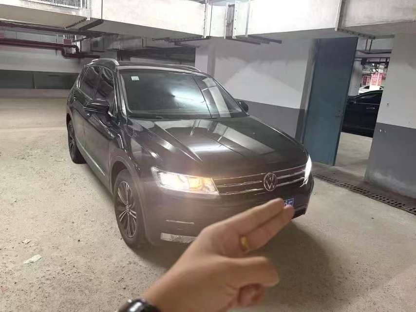 Volkswagen Tiguan L 2.0T 330 2WD Comfort 2