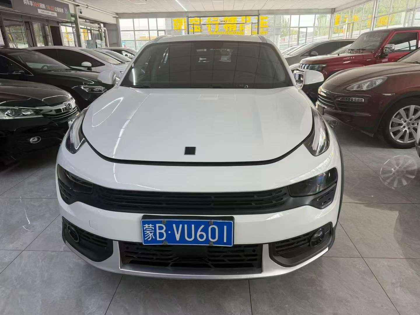 Lynk & Co 02 8