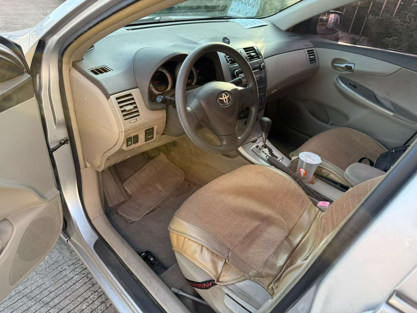 Toyota Corolla 1.6L Automatic Sunroof 3