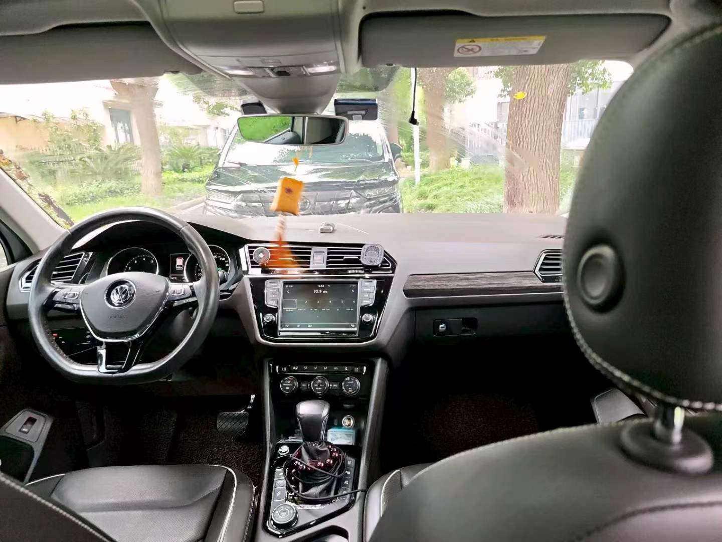 Volkswagen Tiguan L 2.0T 380 AWD Supreme Flagship Edition 3