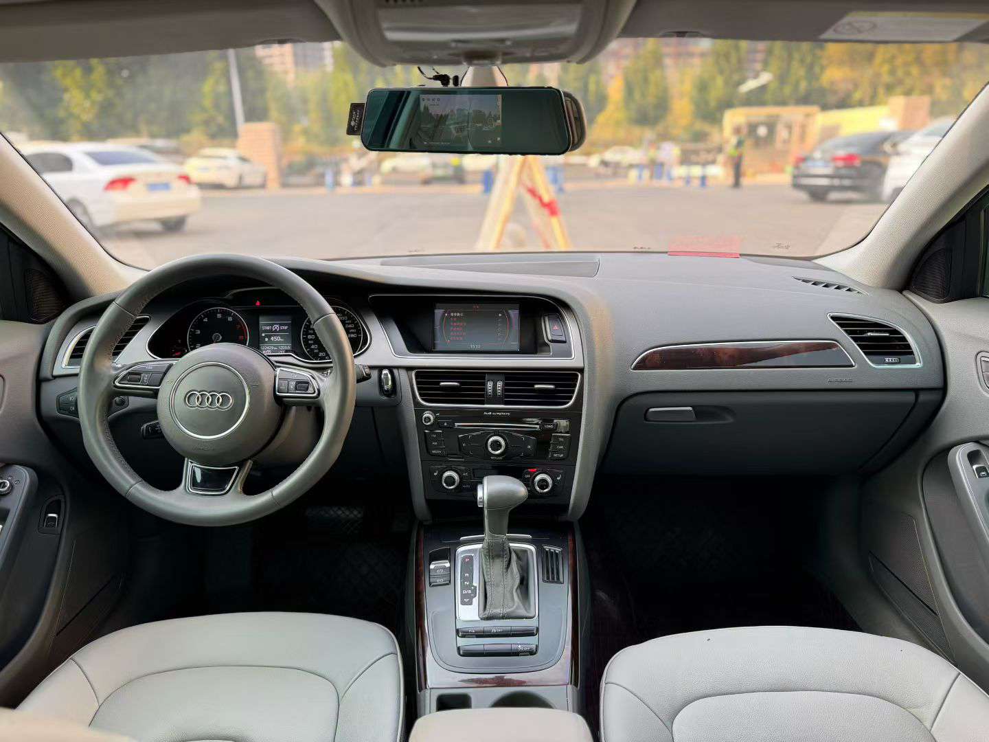 Audi A4L 2.0T Comfort 6