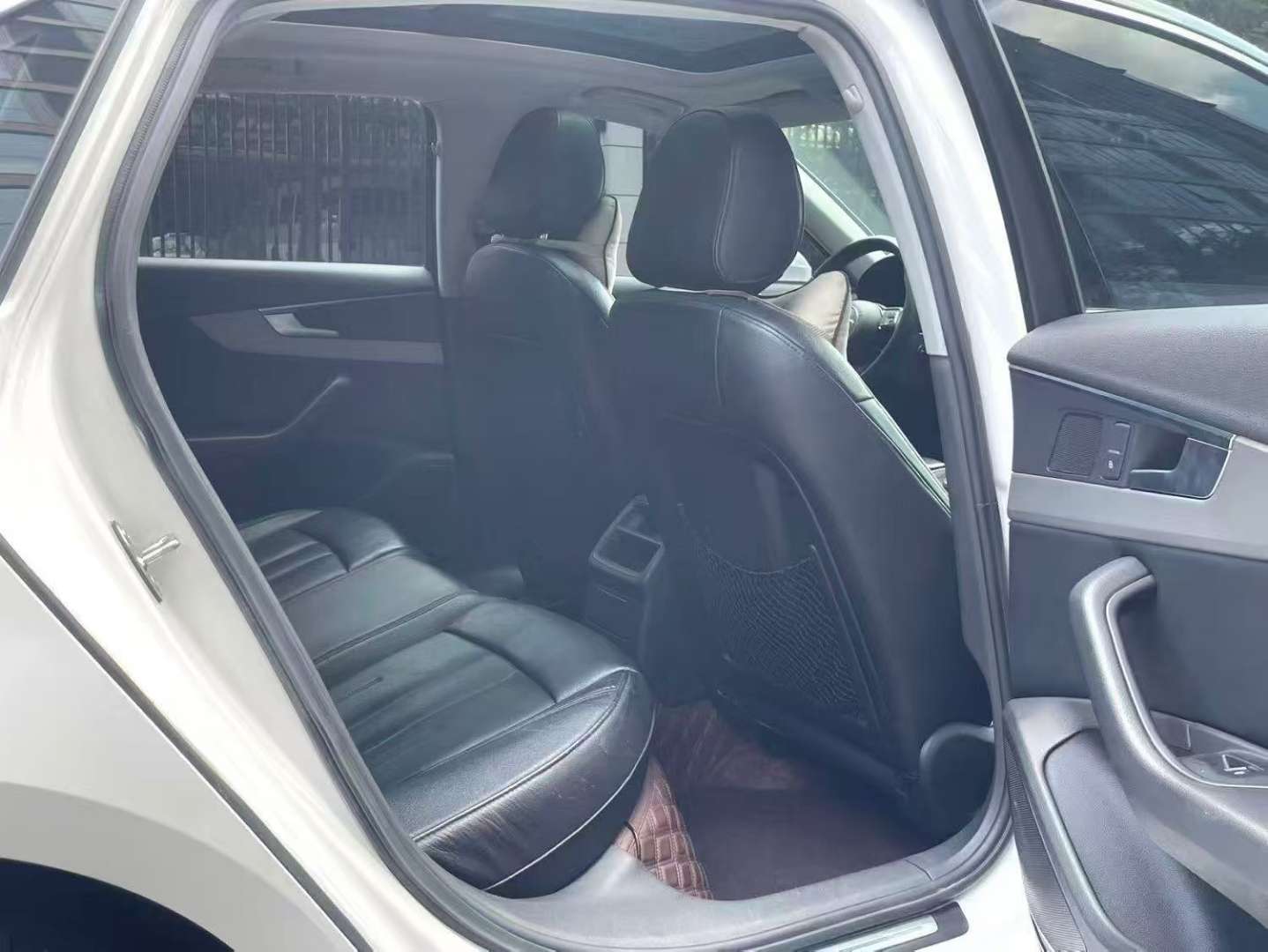 Audi A4L 2.0T Progress Edition 6